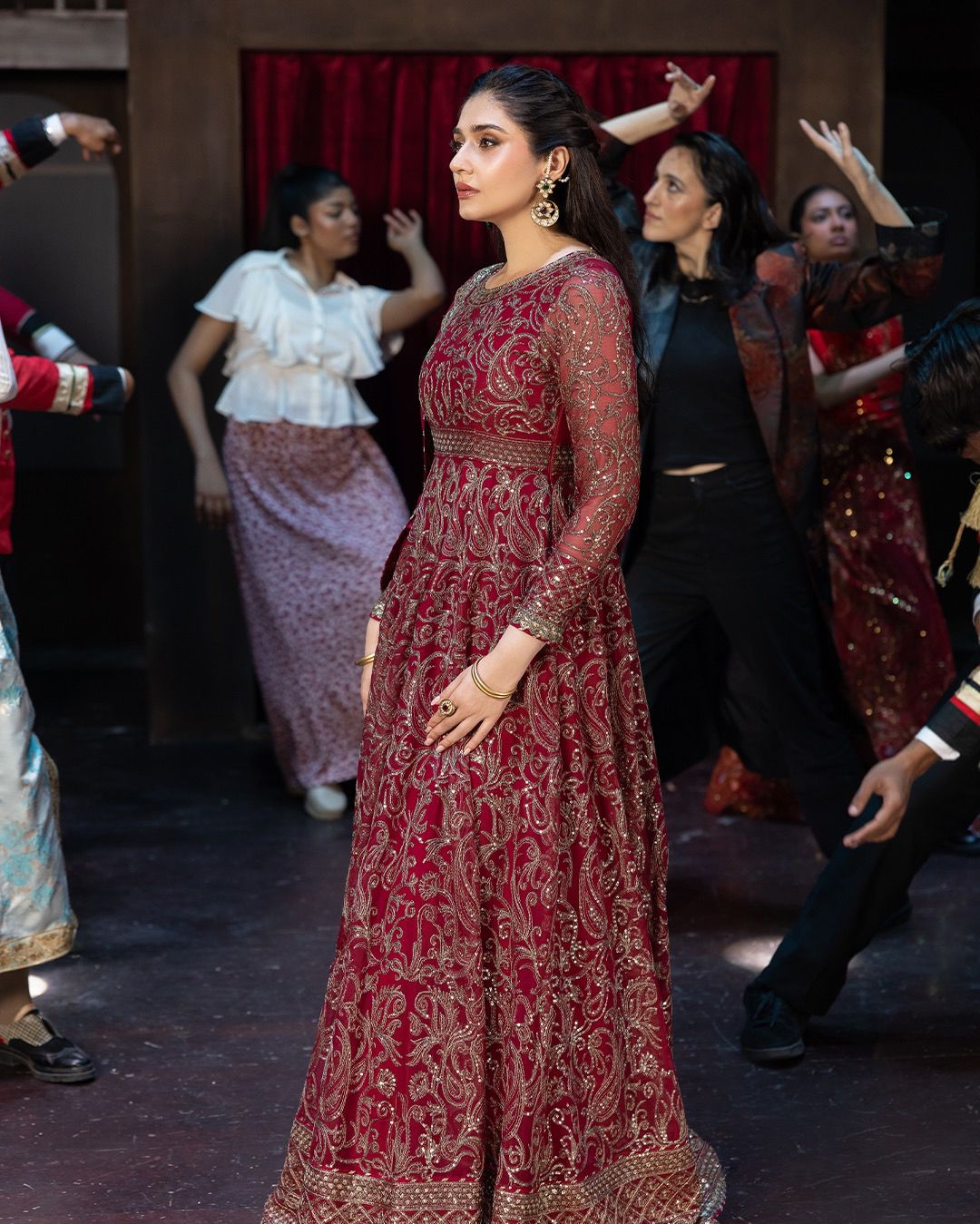 MAHARANI - BLOOMING FAUX GEORGETTE EMBROIDERED GOWN FOR WEDDING WEARS (FULLY STITCHED)