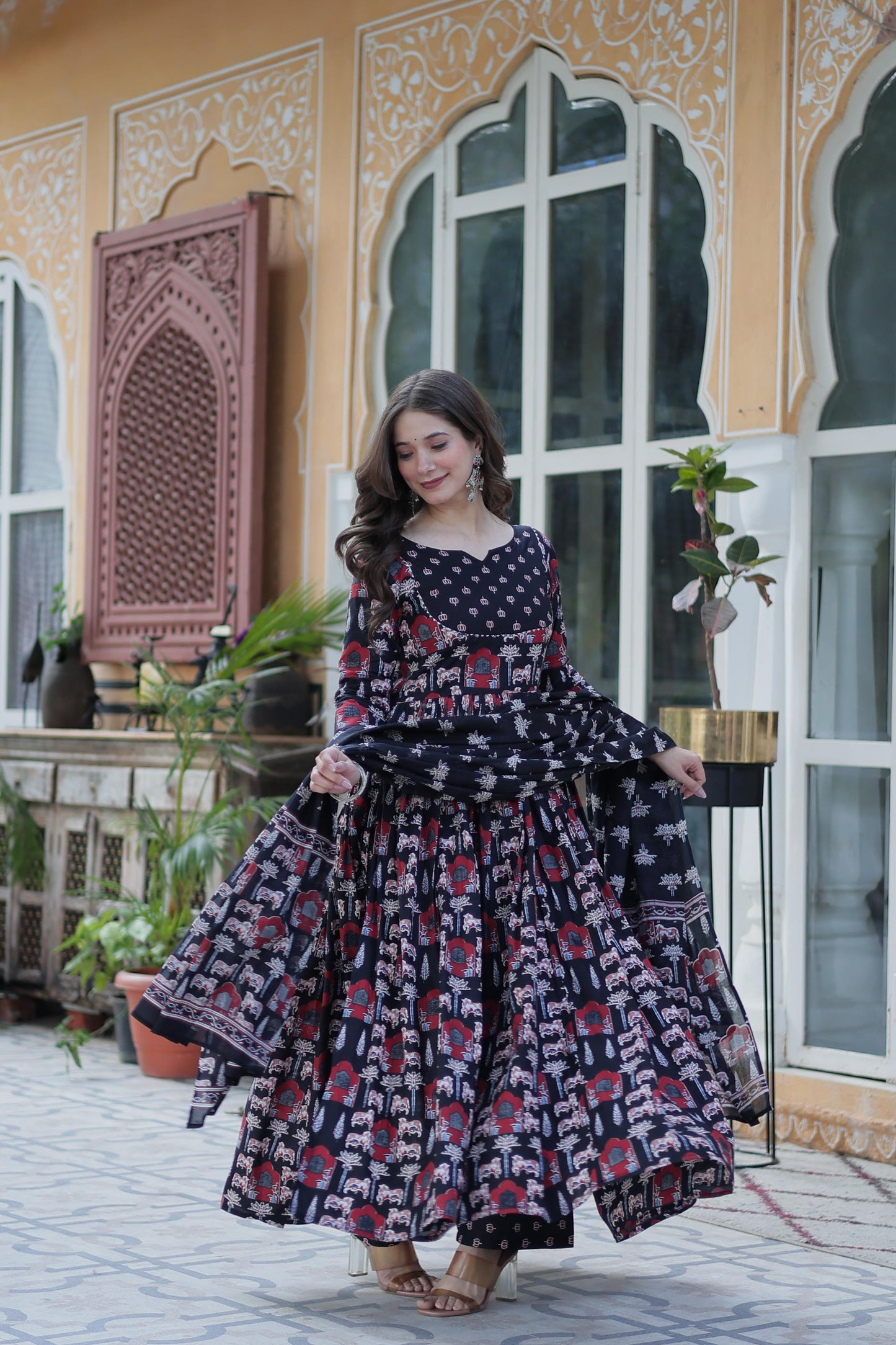 AJARAKH PAISLEY PRINT KURTI WITH PANT & DUPATTA SET - BLACK