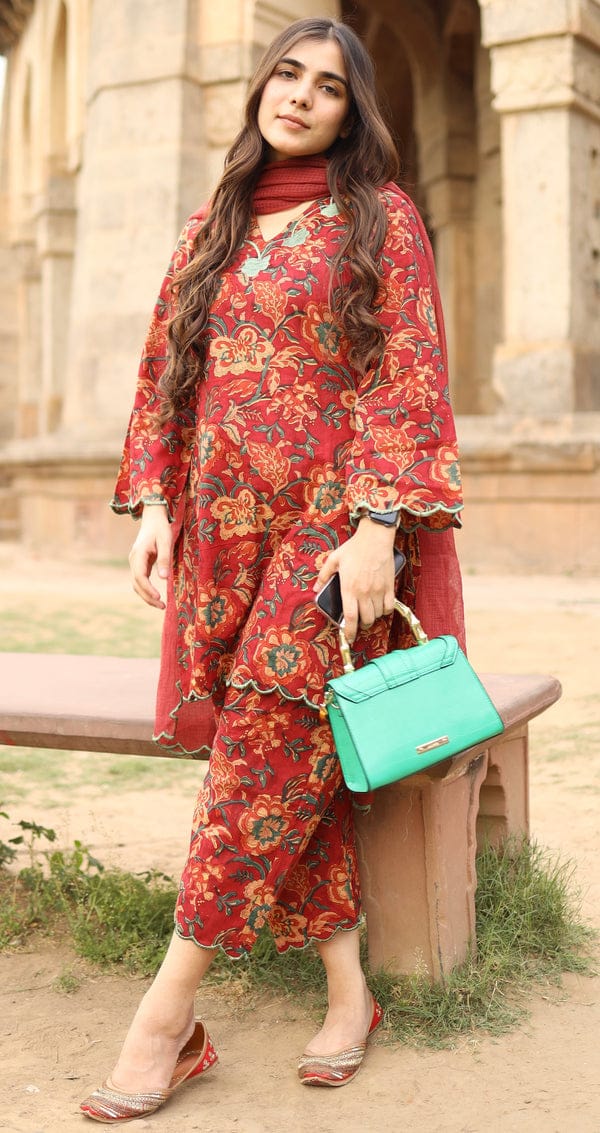 MARIA MAROON CONTRAST GREEN SCALLOPS CO-ORD SET PAIRED WITH KOTA DORIA DUPATTA EMBROIDERED 2
