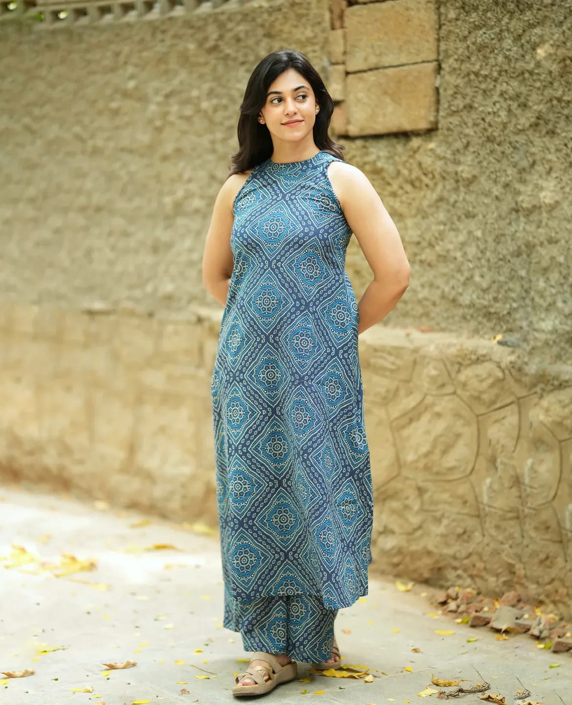 BLUE HULTER NECK PRINTED SLEEVELESS COTTON KURTA SET