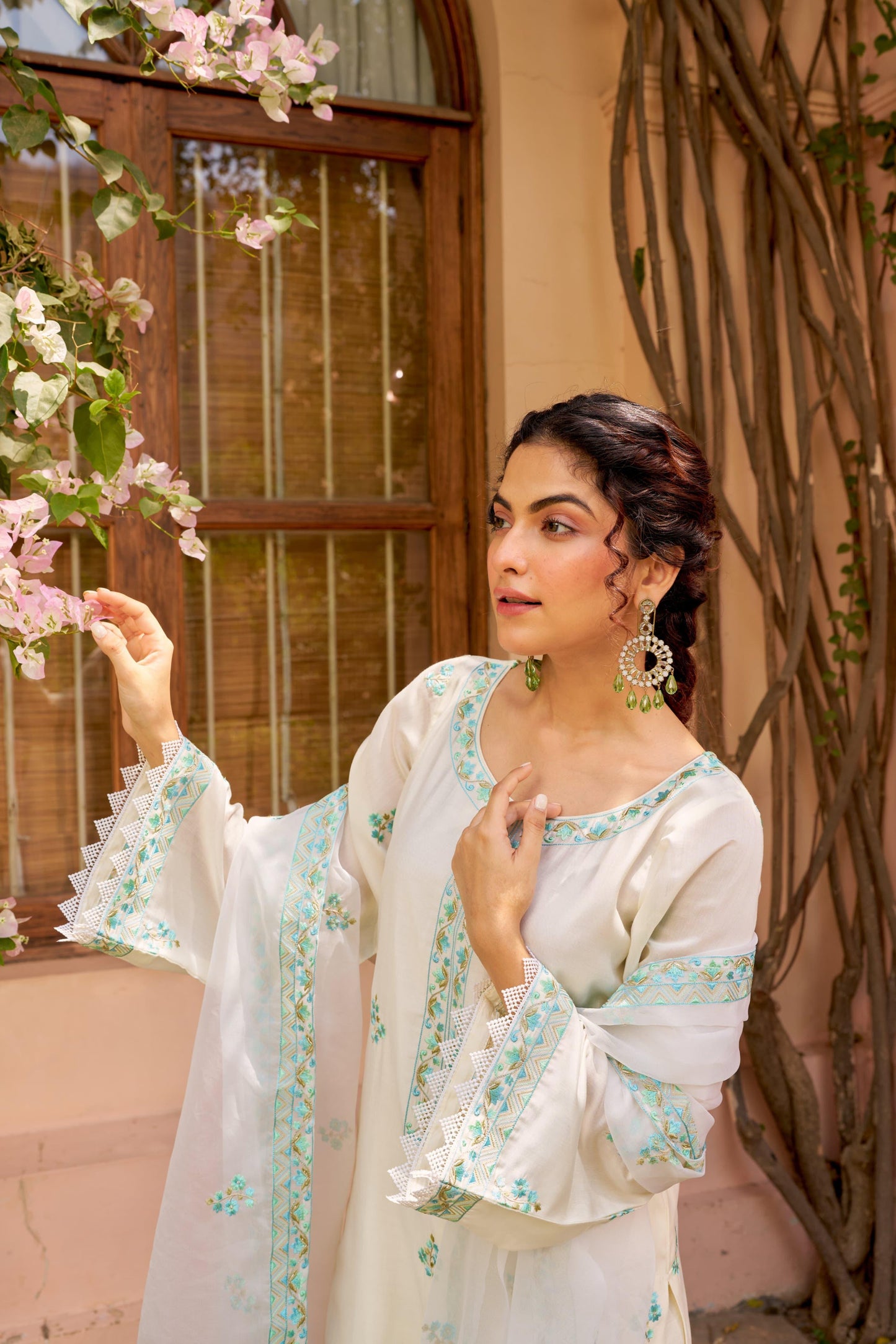 CHANDERI 3 PEICE KURTI SET WITH EMBROIDERY WORK