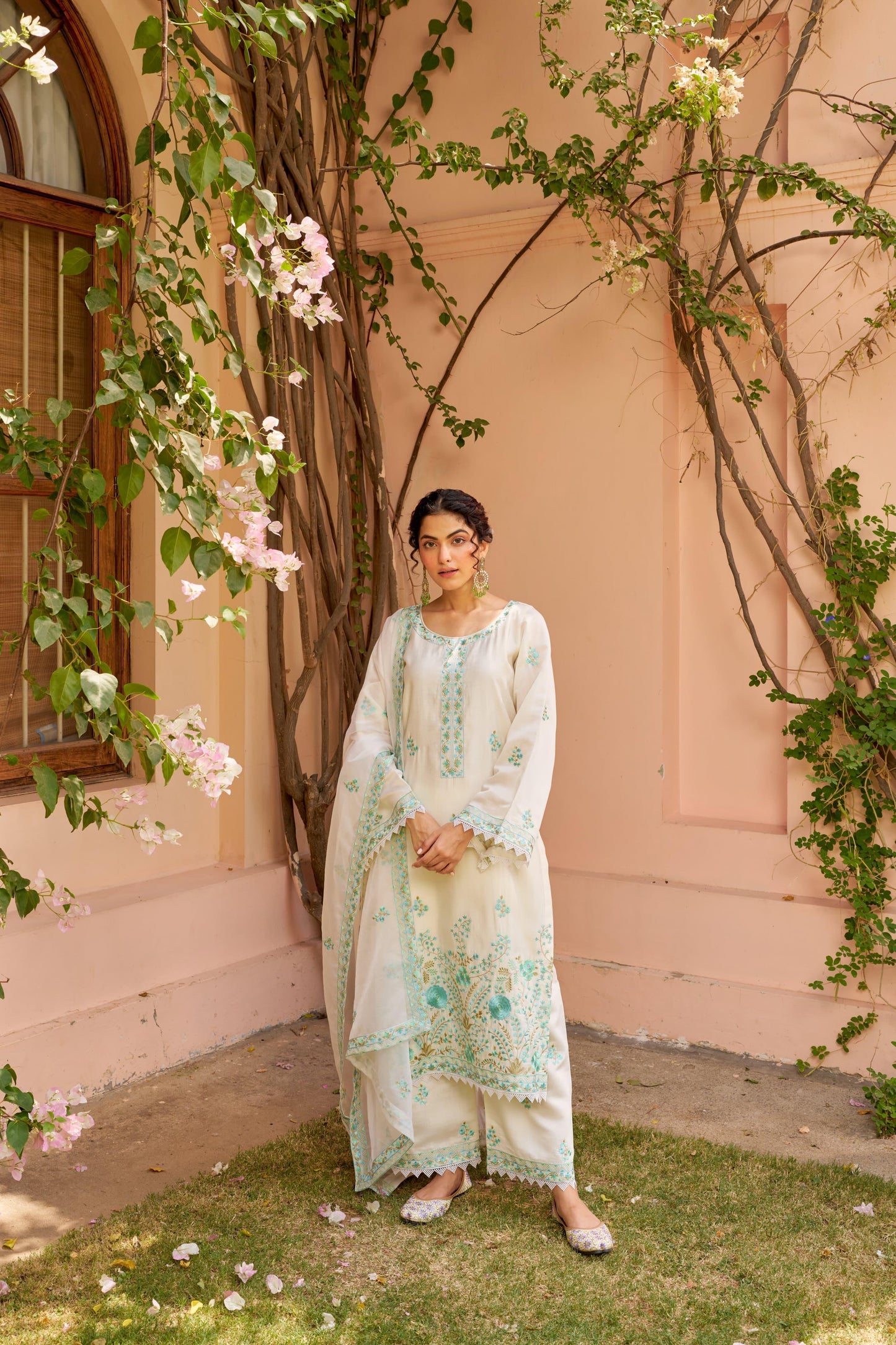 CHANDERI 3 PEICE KURTI SET WITH EMBROIDERY WORK