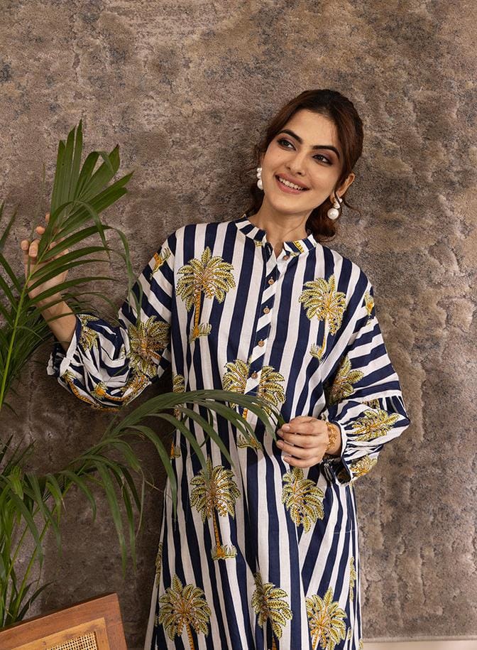 STYLISH BLUE AND WHITE PALM HAZEL KURTA SET