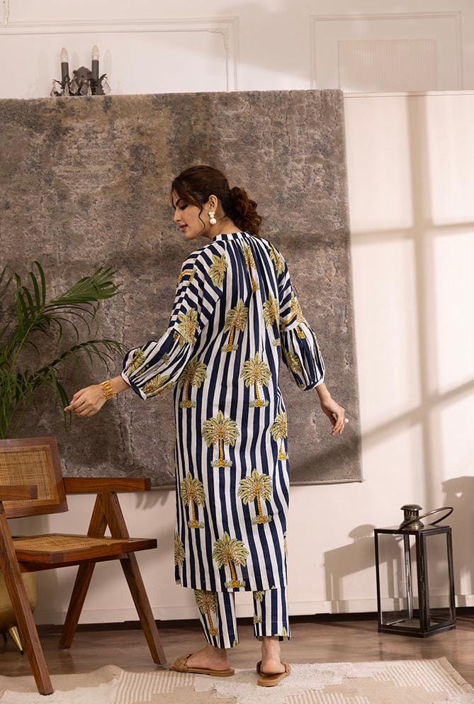 STYLISH BLUE AND WHITE PALM HAZEL KURTA SET