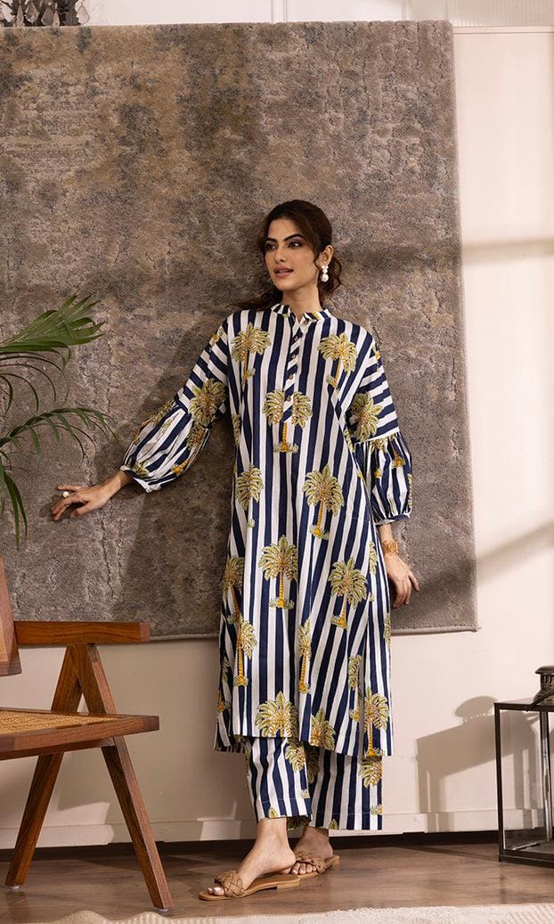 STYLISH BLUE AND WHITE PALM HAZEL KURTA SET