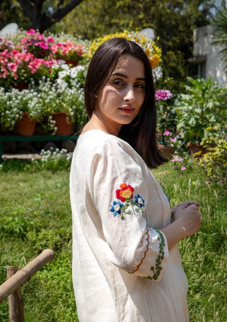RAVISHING IVORY KALIDAR STYLE KURTA SET WITH COLOURFUL TREADWORK AND EMBROIDERY