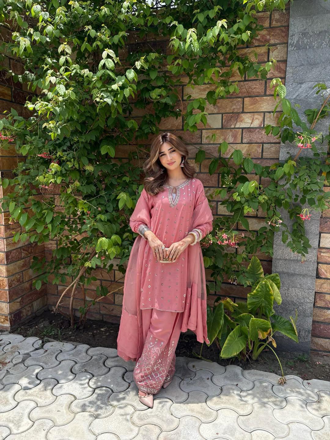 RAVISHING HEAVY CHINNON SILK SUIT SET WITH FARSHI SALWAR AND ZARI ORGANZA DUPATTA