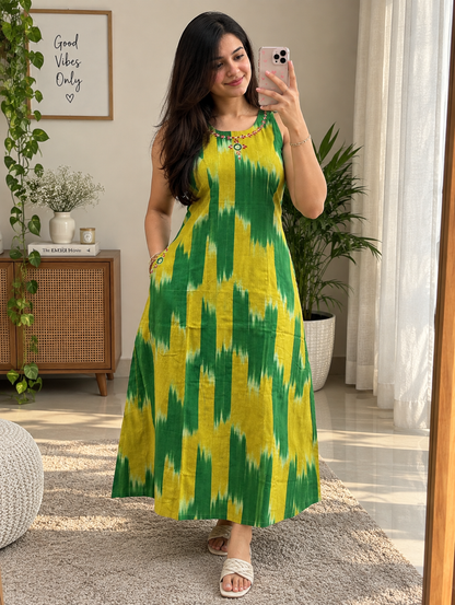 COTTON SLEEVELESS IKAT PRINT KURTA & PLAZZO CO-ORD SET