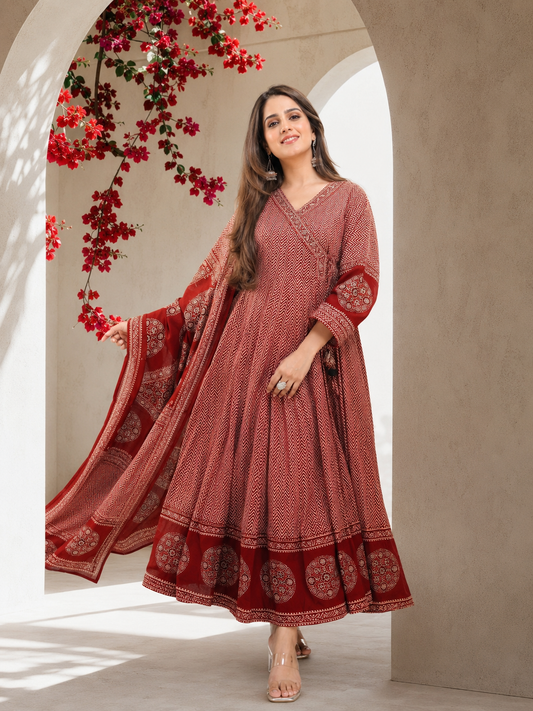 WOMEN ETHNIC MOTIFS PRINTED ANGRAKHA THREAD WORK KURTA SET