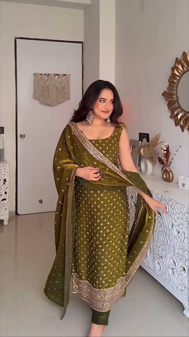 MEHNDI GREEN FENDY SILK KURTA SET THREAD WITH SEQUENCE WORK
