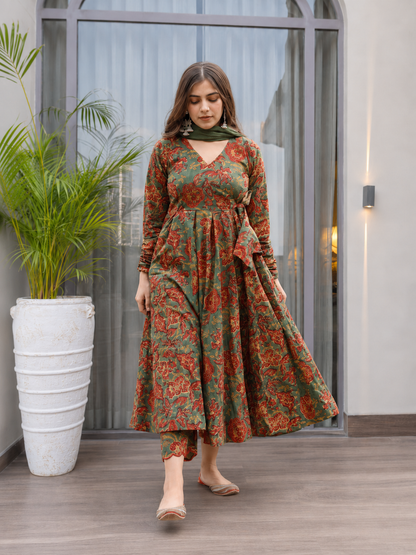 NOOR ANARKALI IN ENGLISH GREEN & MAROON