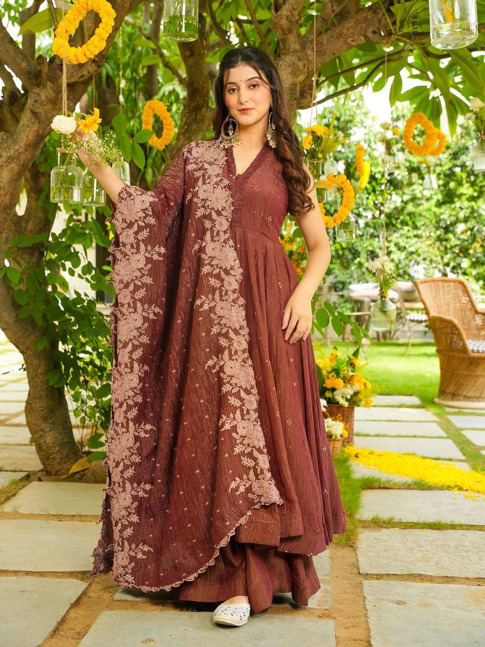 In.CottoM - PAKISTANI STYLE HEAVY KURTA SET
