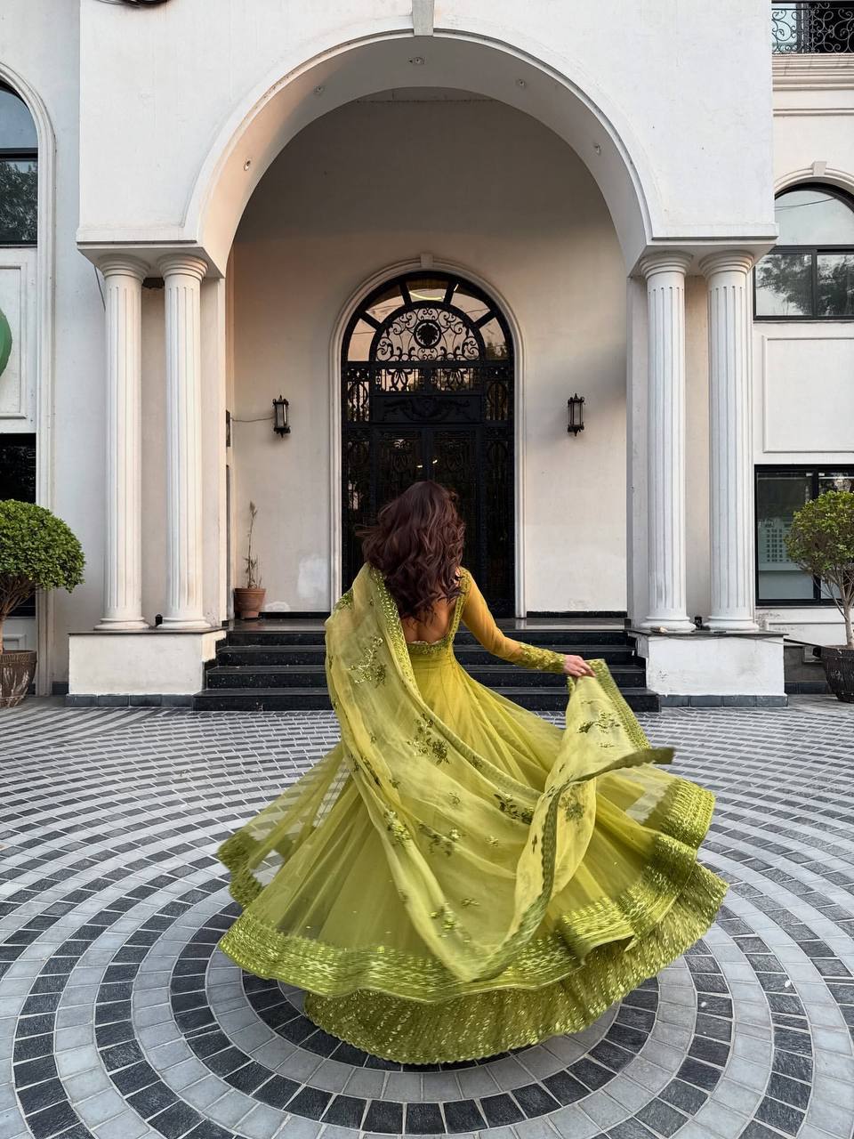 RAANJHANAA - HEAVY FLAIR KEDIYA STYLE ANARKALI GOWN