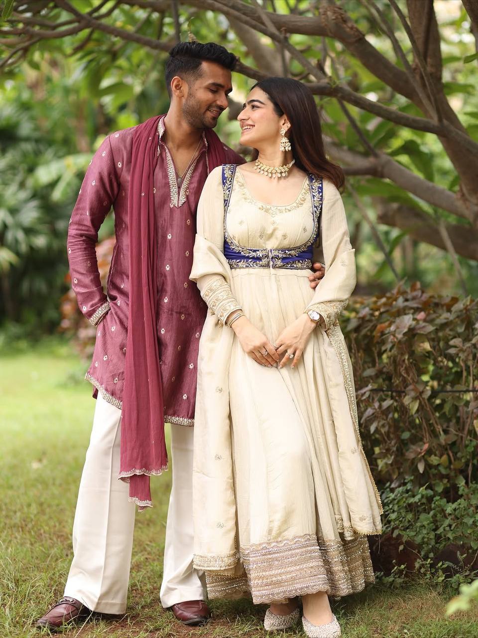 OFF WHITE CHINON SILK THREAD EMBROIDERY ANARKALI GOWN (FULLY STTITCHED)