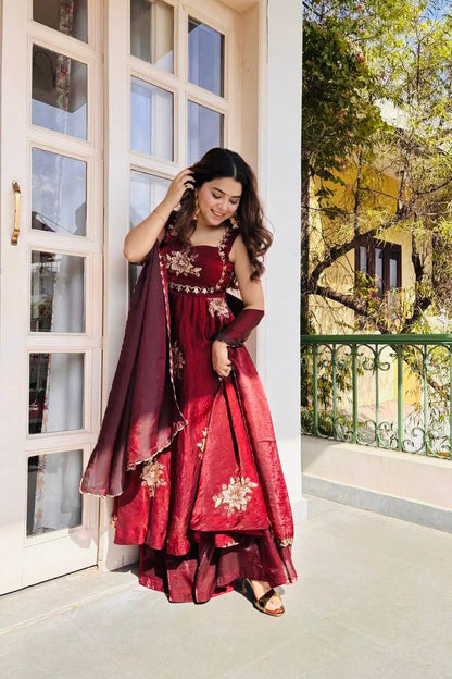 WEDDING SPECIAL SLEEVELESS ANARKALI GOWN