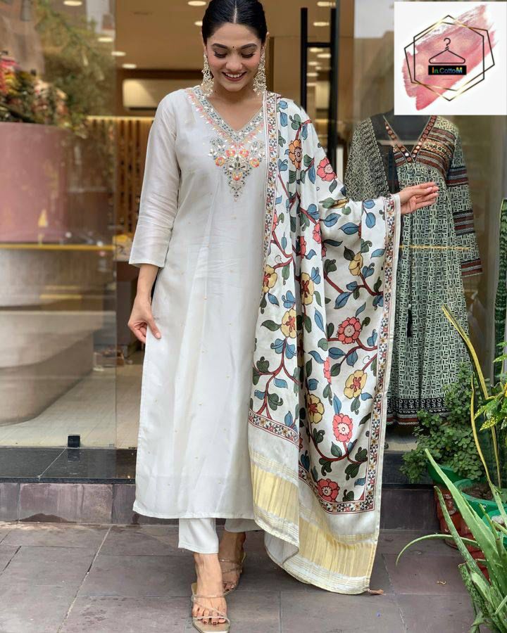 VISCOSE CHANDERI ZARI NECK EMBROIDERED OFF WHITE KURTA PANT & DUPATTA SET OF 3