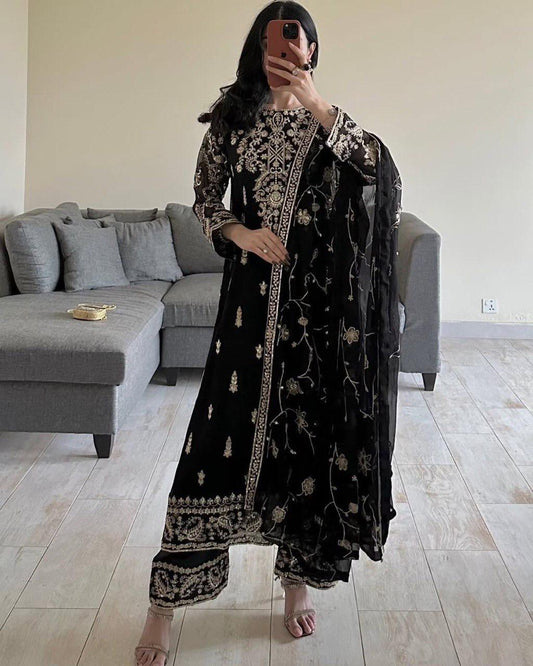 GEORGETTE BLACK KURTA SET WITH SEQUENCE WORK