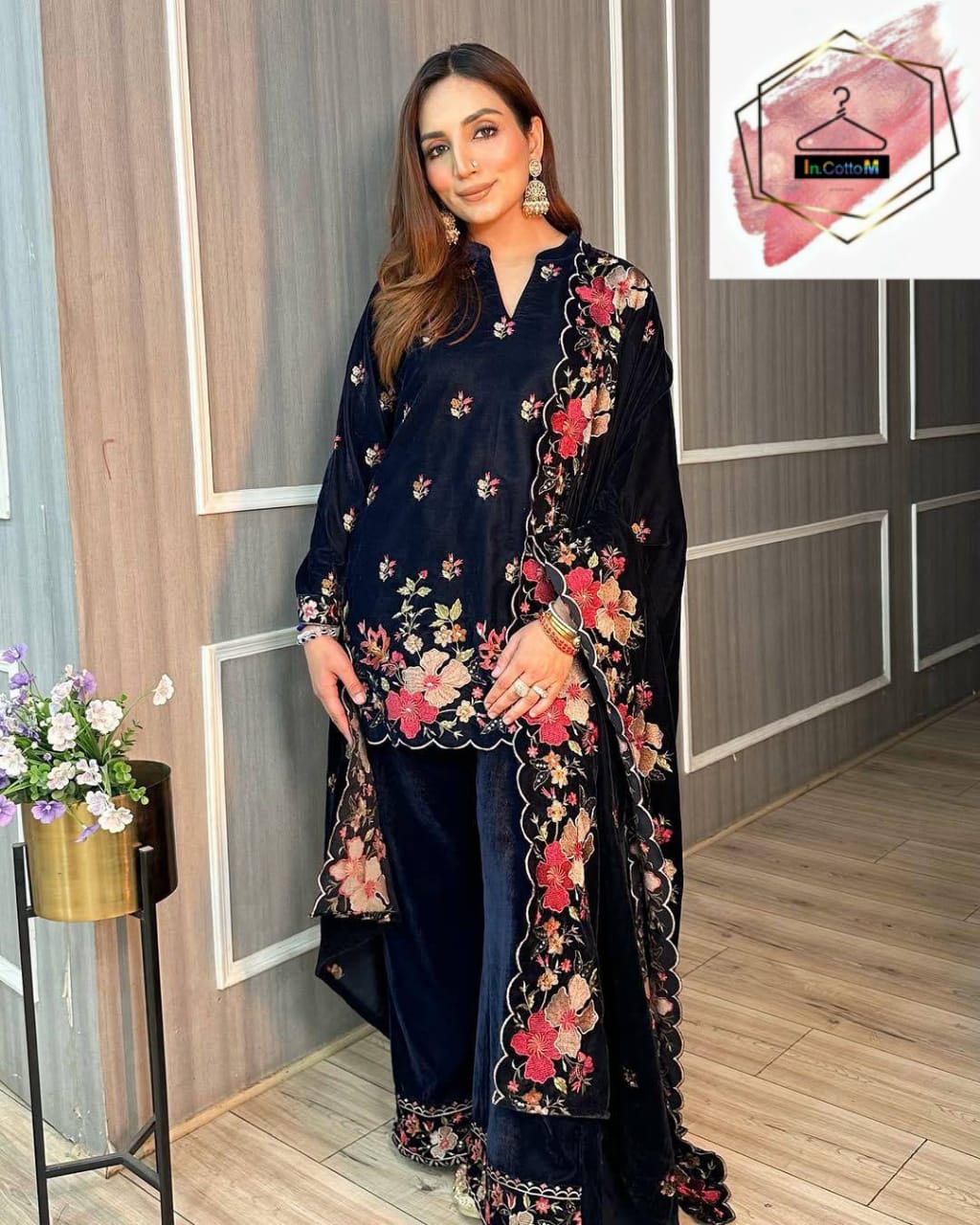 PRESENTING GOOD QUALITY HEAVY VELVET KURTA & PANT (3-PIS SET) WITH BEAUTIFUL SEQUINS EMBROIDERY WORK