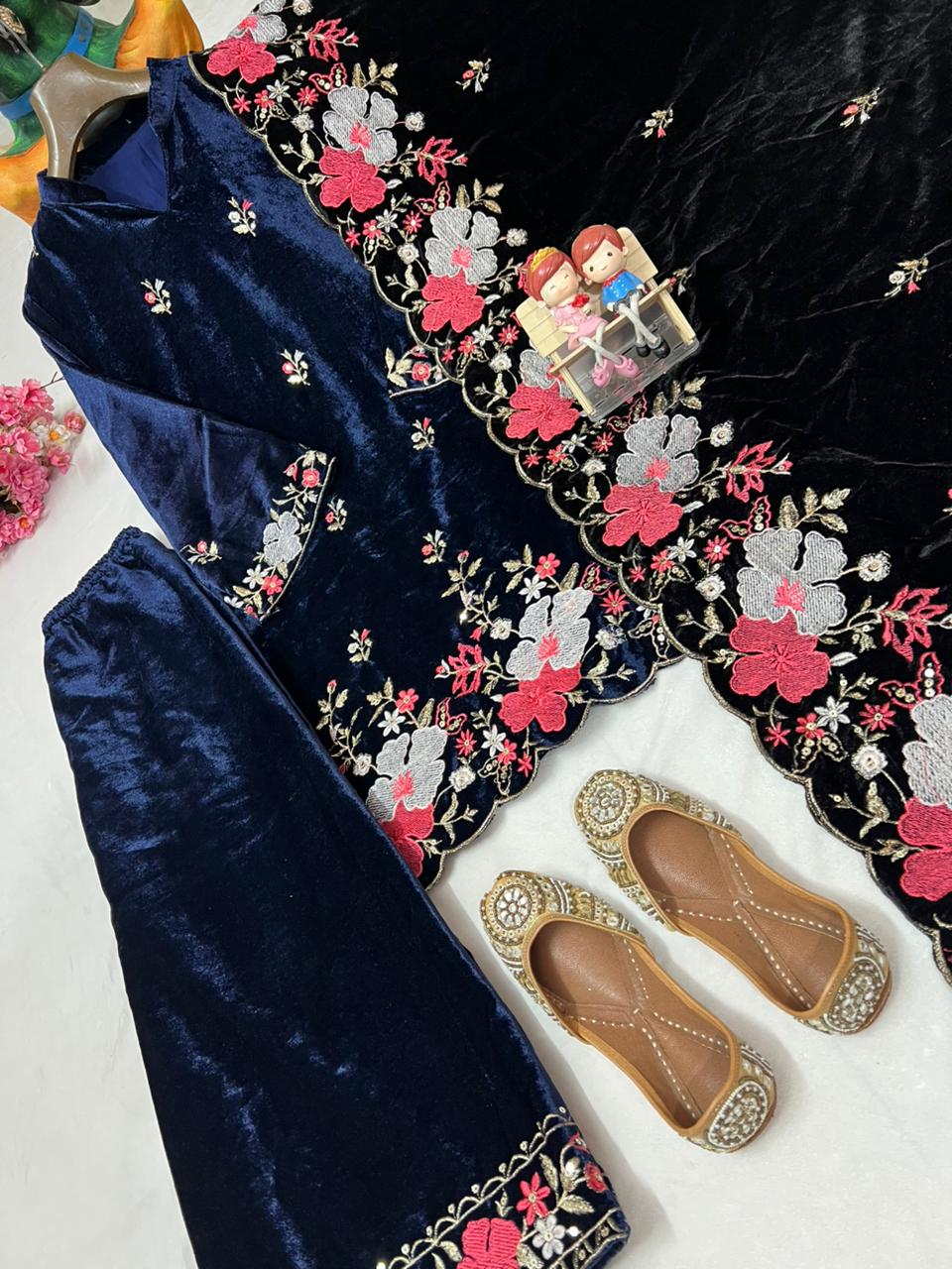 PRESENTING GOOD QUALITY HEAVY VELVET KURTA & PANT (3-PIS SET) WITH BEAUTIFUL SEQUINS EMBROIDERY WORK