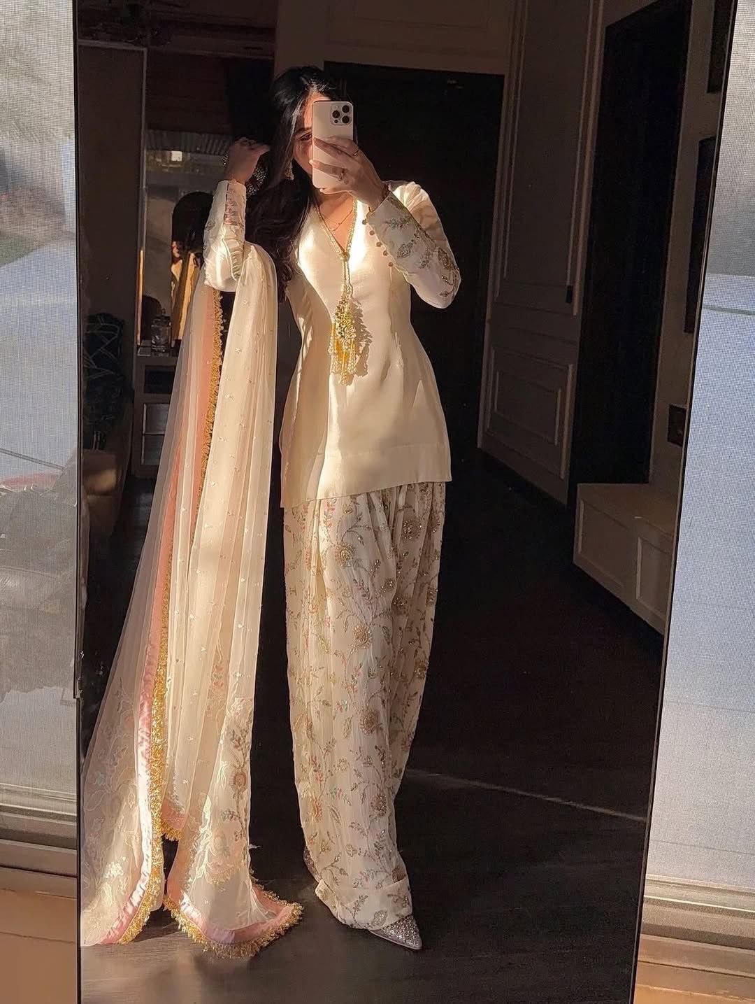 OFF-WHITE SATIN EMBROIDERED FARSHI SUIT