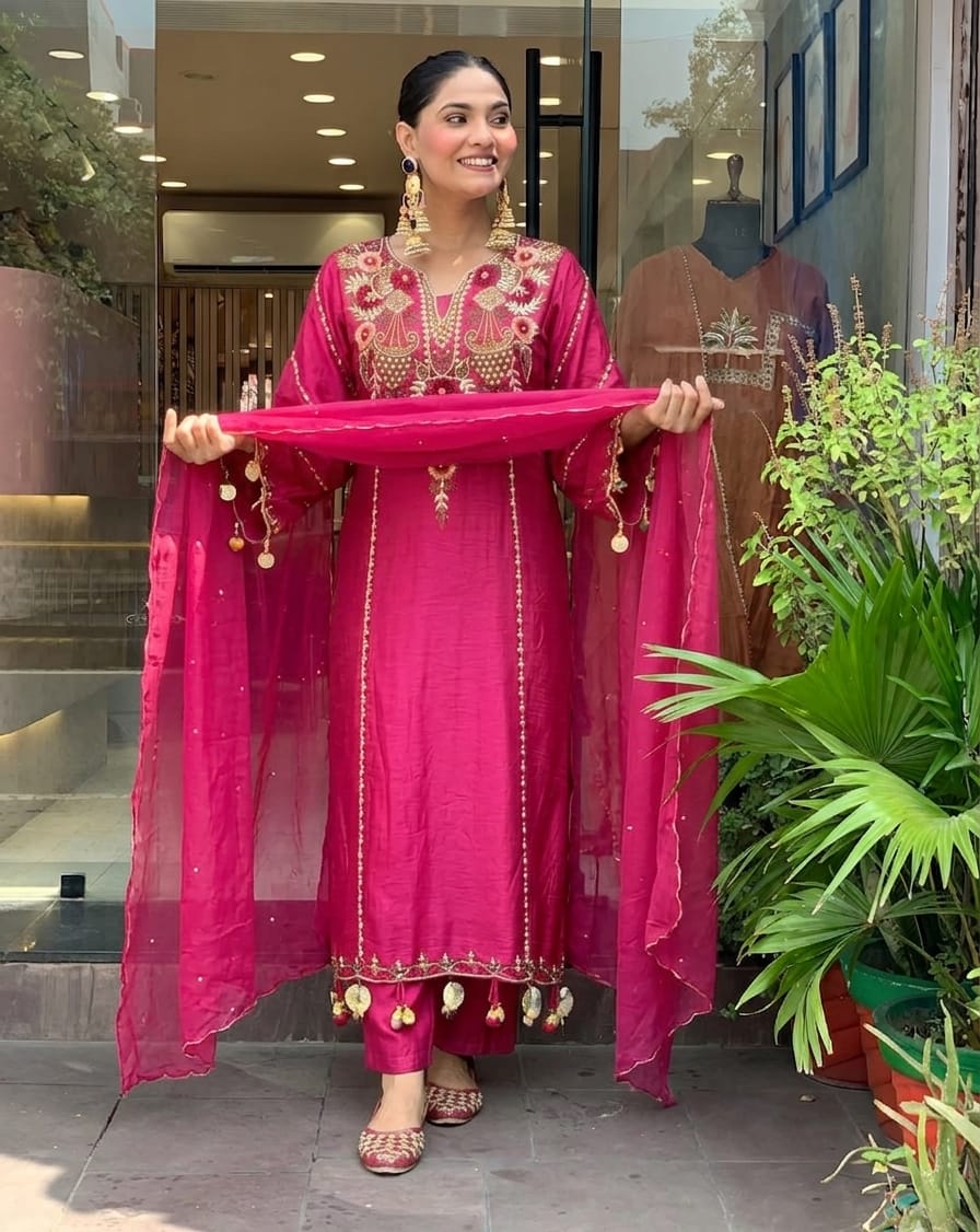 CHANDERI WOMEN KURTA , PANT WITH DUPATTA SET