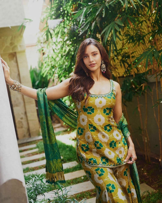 TARA GREEN PRINTED TUNIC AND FLARED KURTA PANT SET