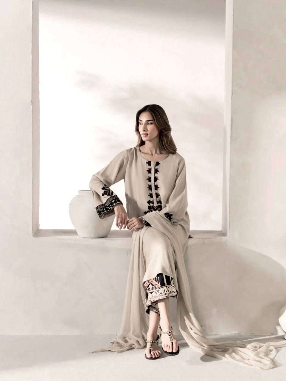 BEIGE RAYON SATIN 3-PIECE SUIT SET
