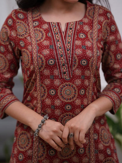 MAROON EMBROIDERED STRAIGHT COTTON KURTA SET