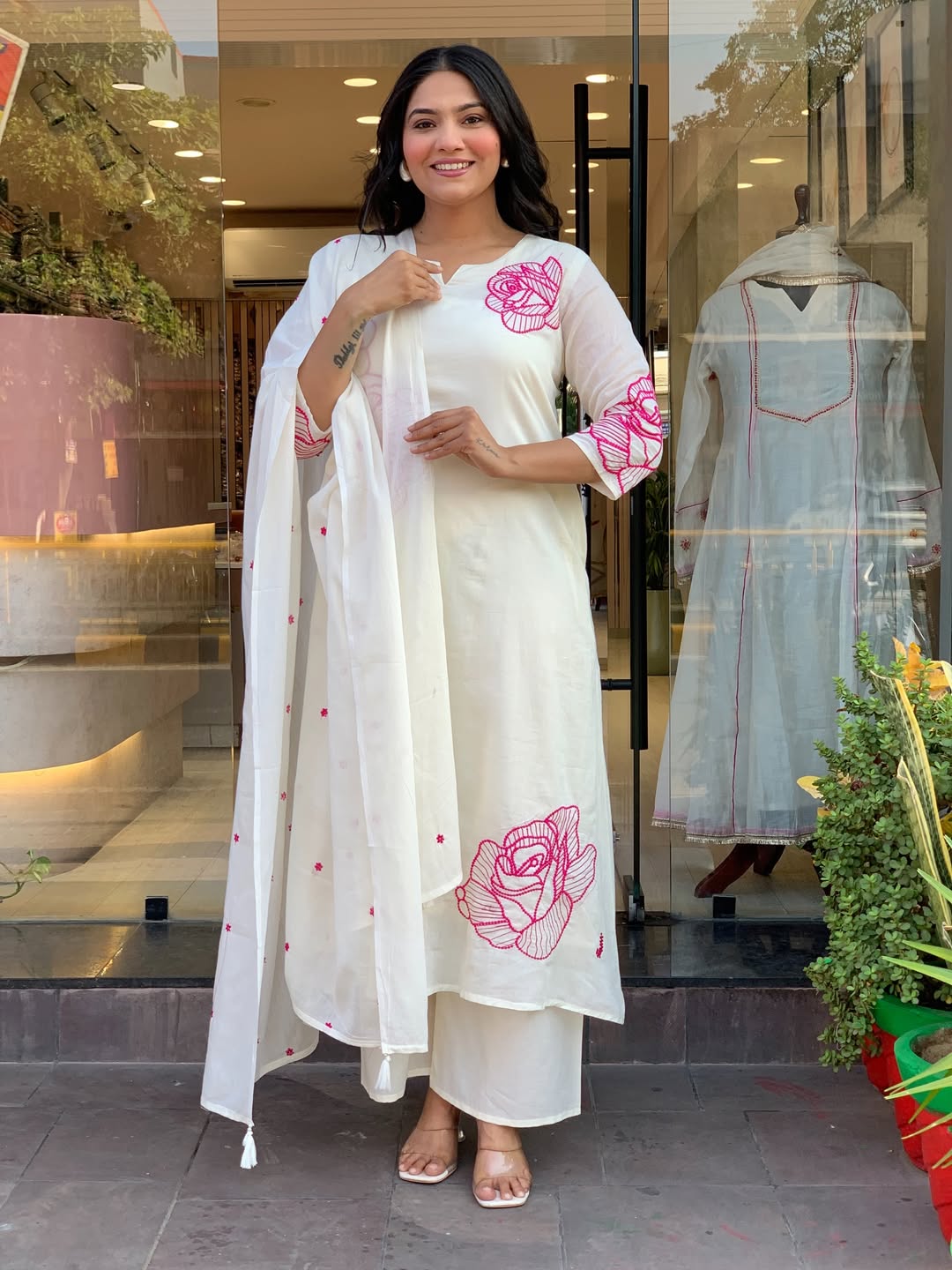 WHITE MULMUL COTTON KURTI SET WITH PINK ROSE EMBROIDERY