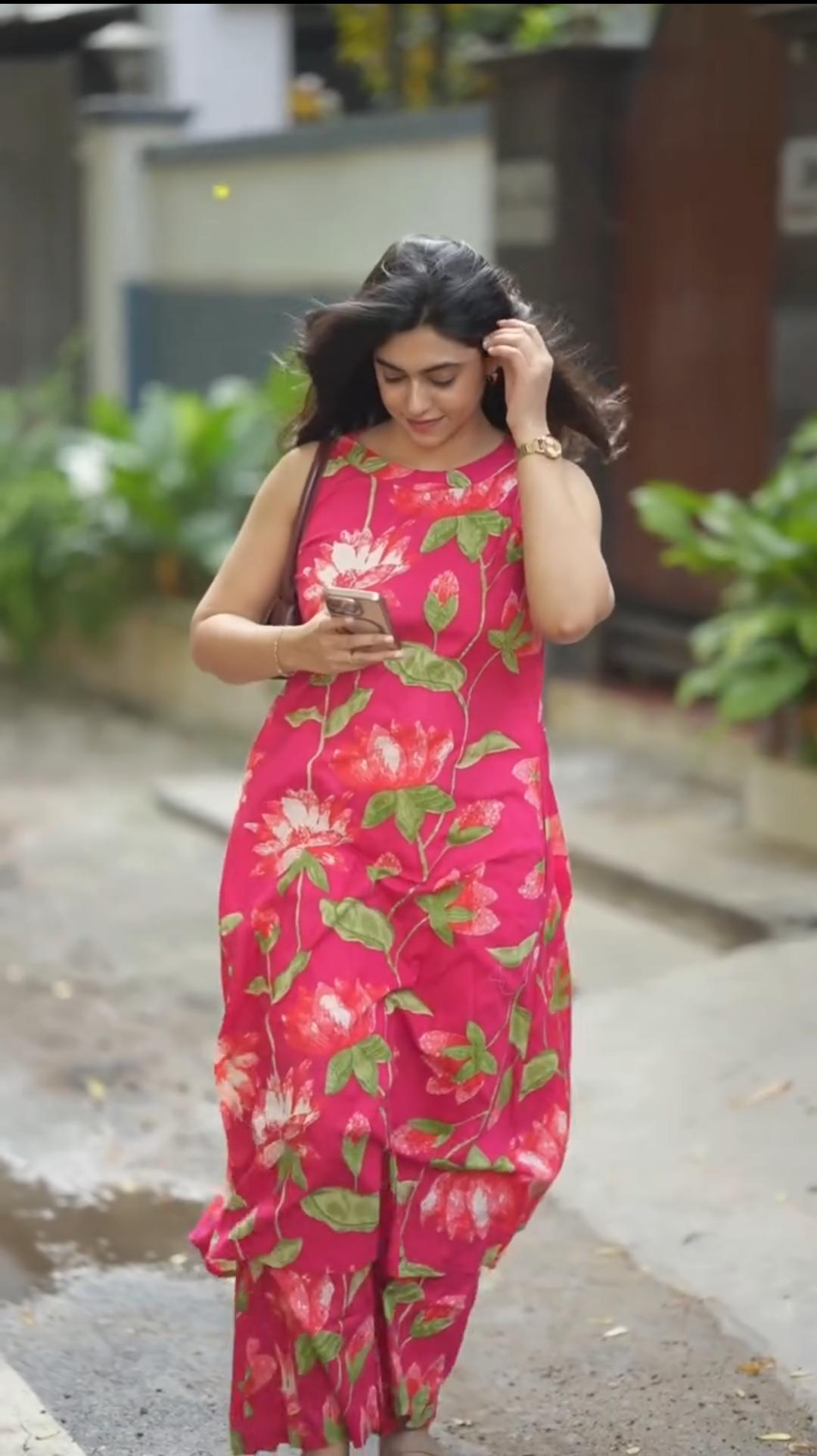 PINK HULTER NECK PRINTED SLEEVELESS COTTON KURTA SET