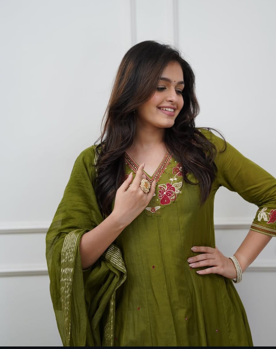 V-NECK COTTON ANARKALI SUIT SET