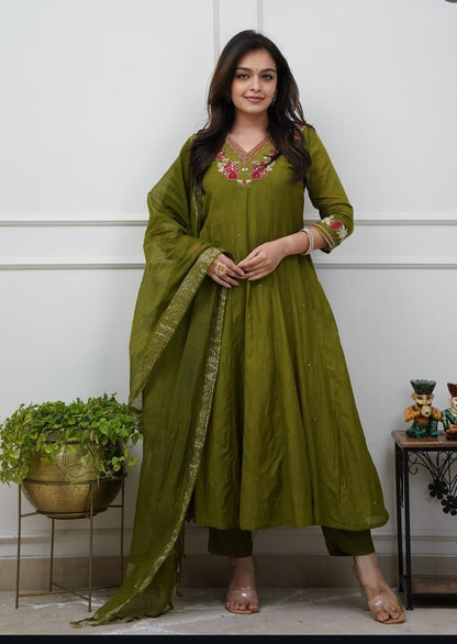 V-NECK COTTON ANARKALI SUIT SET