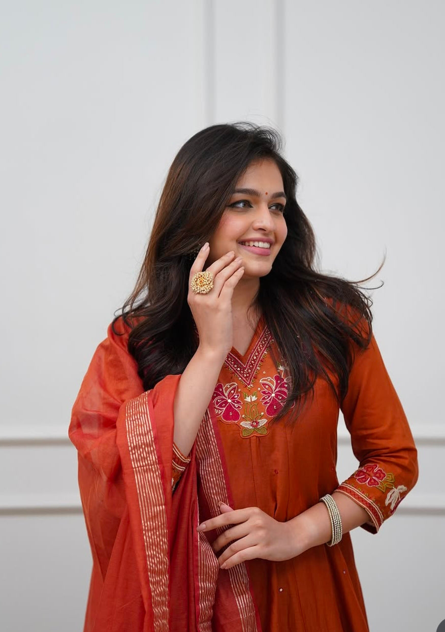 V-NECK COTTON ANARKALI SUIT SET