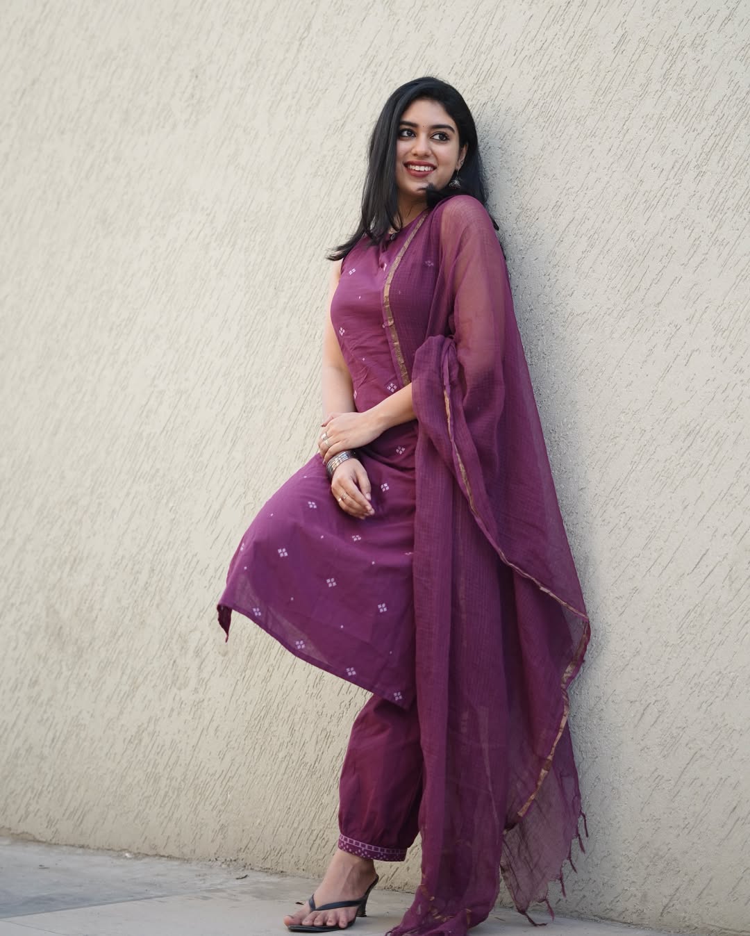 DEEP PURPLE SLEEVE LESS KURTA SET