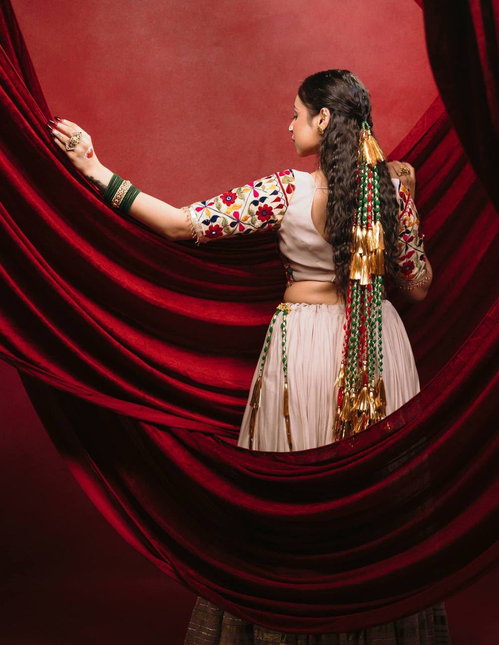 CREAM -  BIG FLAIRED NAVRATRI CHANIYA CHOLI SET