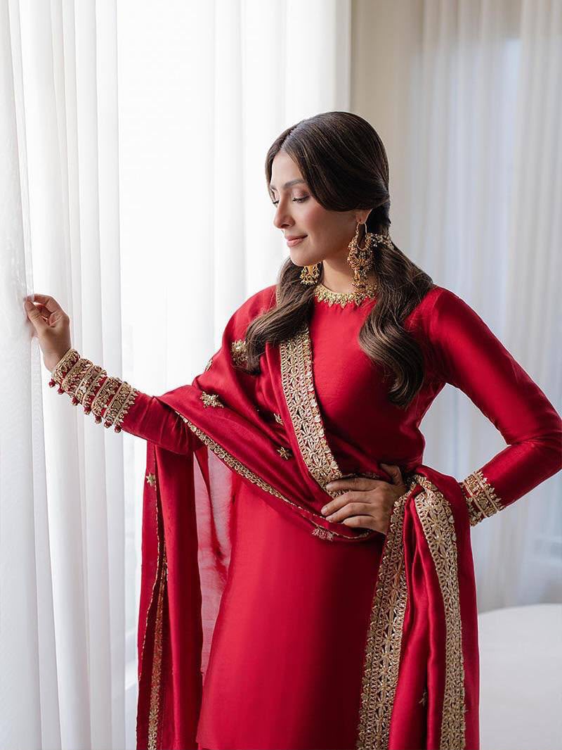 AYEZA KHAN - RED RANGOLI SILK KURTA SET
