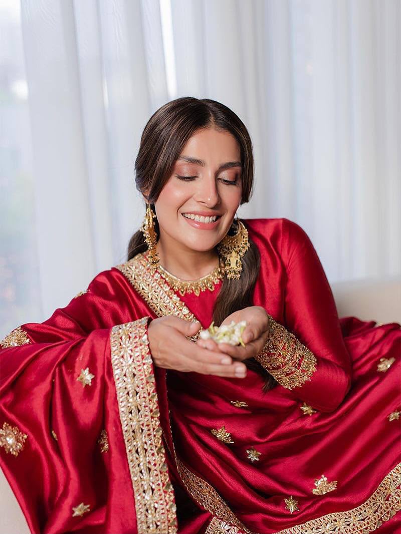 AYEZA KHAN - RED RANGOLI SILK KURTA SET