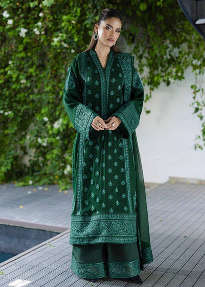 PURE GREEN THREE-PIECE LUXURY SUIT SET