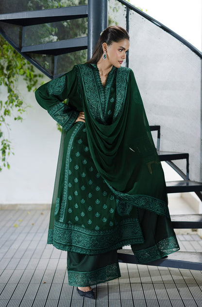PURE GREEN THREE-PIECE LUXURY SUIT SET