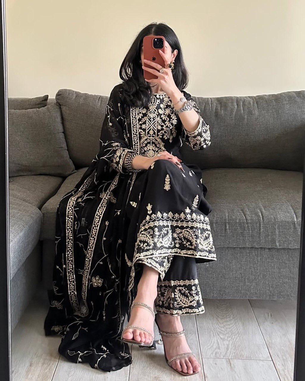 GEORGETTE BLACK KURTA SET WITH SEQUENCE WORK