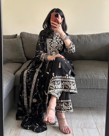 GEORGETTE BLACK KURTA SET WITH SEQUENCE WORK