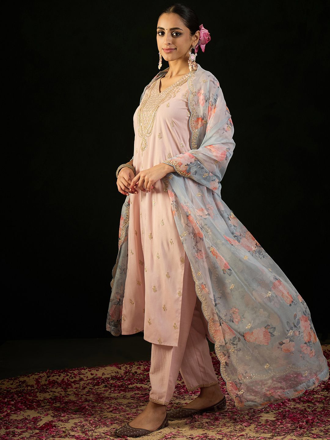 PAKISTANI FLOWERS BLOOM SUIT SET
