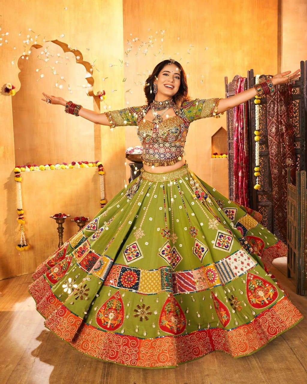 NAVRATRI SPECIAL MUSLIN COTTON CHANIYA CHOLI WITH REAL MIRROR WORK
