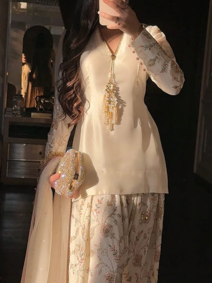 OFF-WHITE SATIN EMBROIDERED FARSHI SUIT
