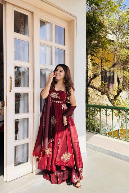 WEDDING SPECIAL SLEEVELESS ANARKALI GOWN