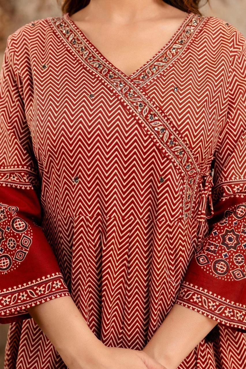 WOMEN ETHNIC MOTIFS PRINTED ANGRAKHA THREAD WORK KURTA SET