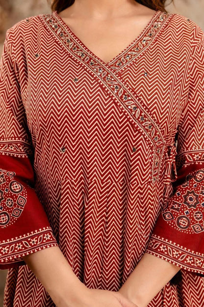 WOMEN ETHNIC MOTIFS PRINTED ANGRAKHA THREAD WORK KURTA SET
