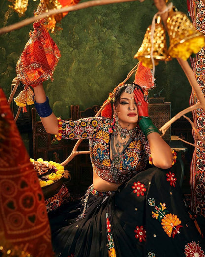 BLACK CHANIYA CHOLI WITH DIGITAL PRINT & MIRROR WORK