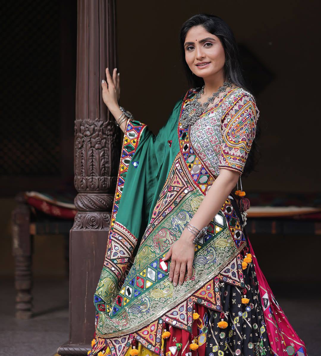WOMEN'S HEAVY REAL MIRROR WORK CHANIYA CHOLI FOR NAVRATRI