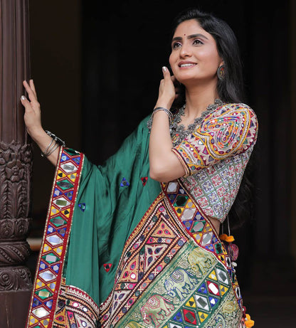 WOMEN'S HEAVY REAL MIRROR WORK CHANIYA CHOLI FOR NAVRATRI